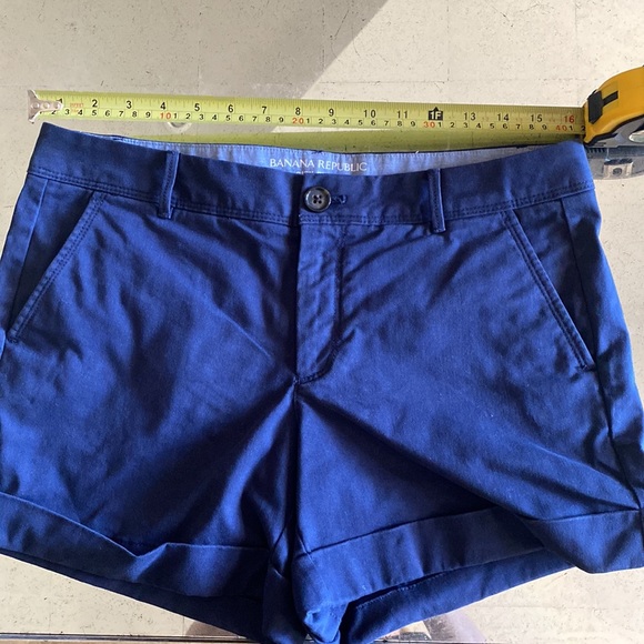 Women’s Banana Republic Size 8P City Chino Navy Blue Stretch Shorts 5” inseam - Picture 5 of 9